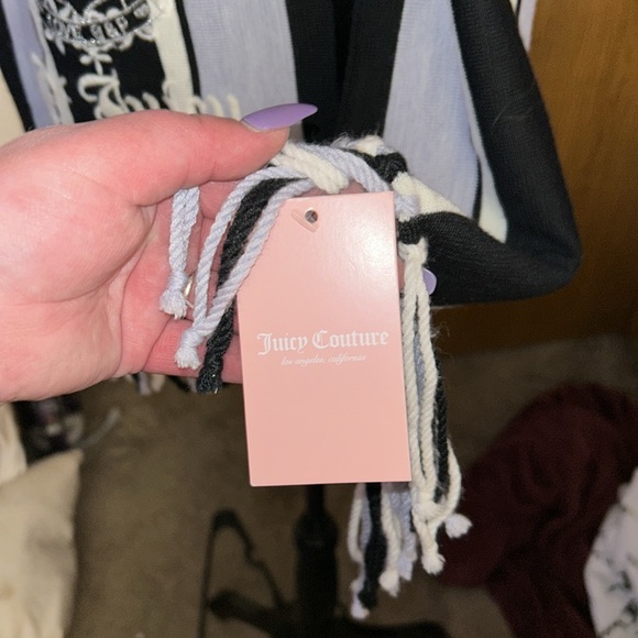 And juicy couture scarf - Picture 3 of 3